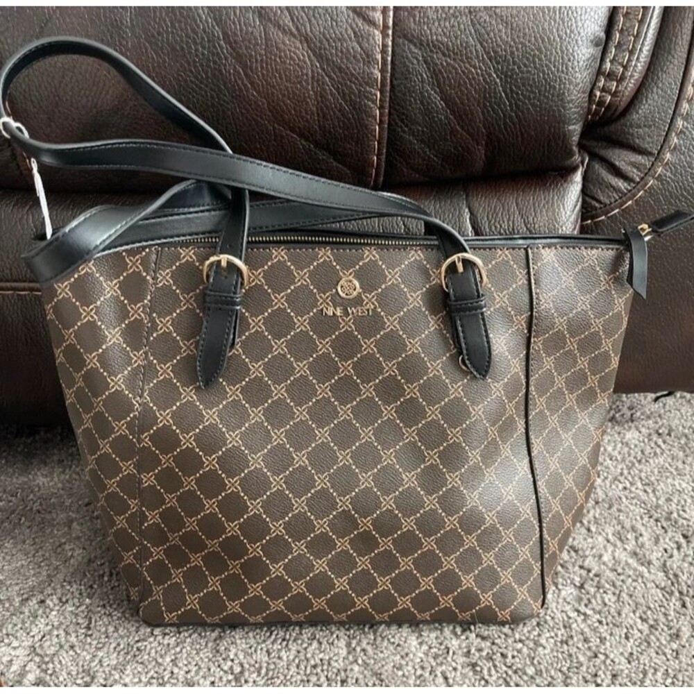 New Nine West Purse :)